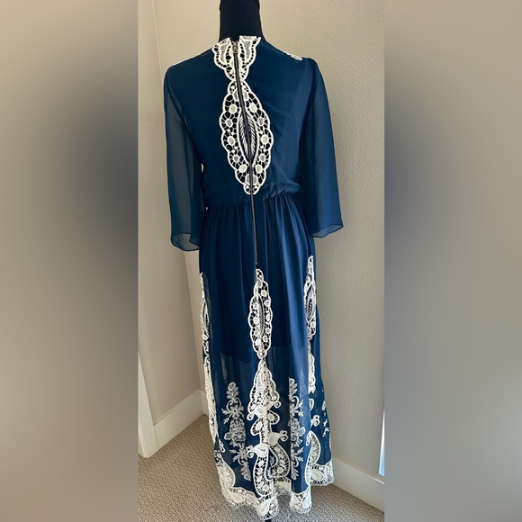 Alice & Olivia Aquinnah Lace Detail Maxi Dress size 2 - Picture 9 of 9